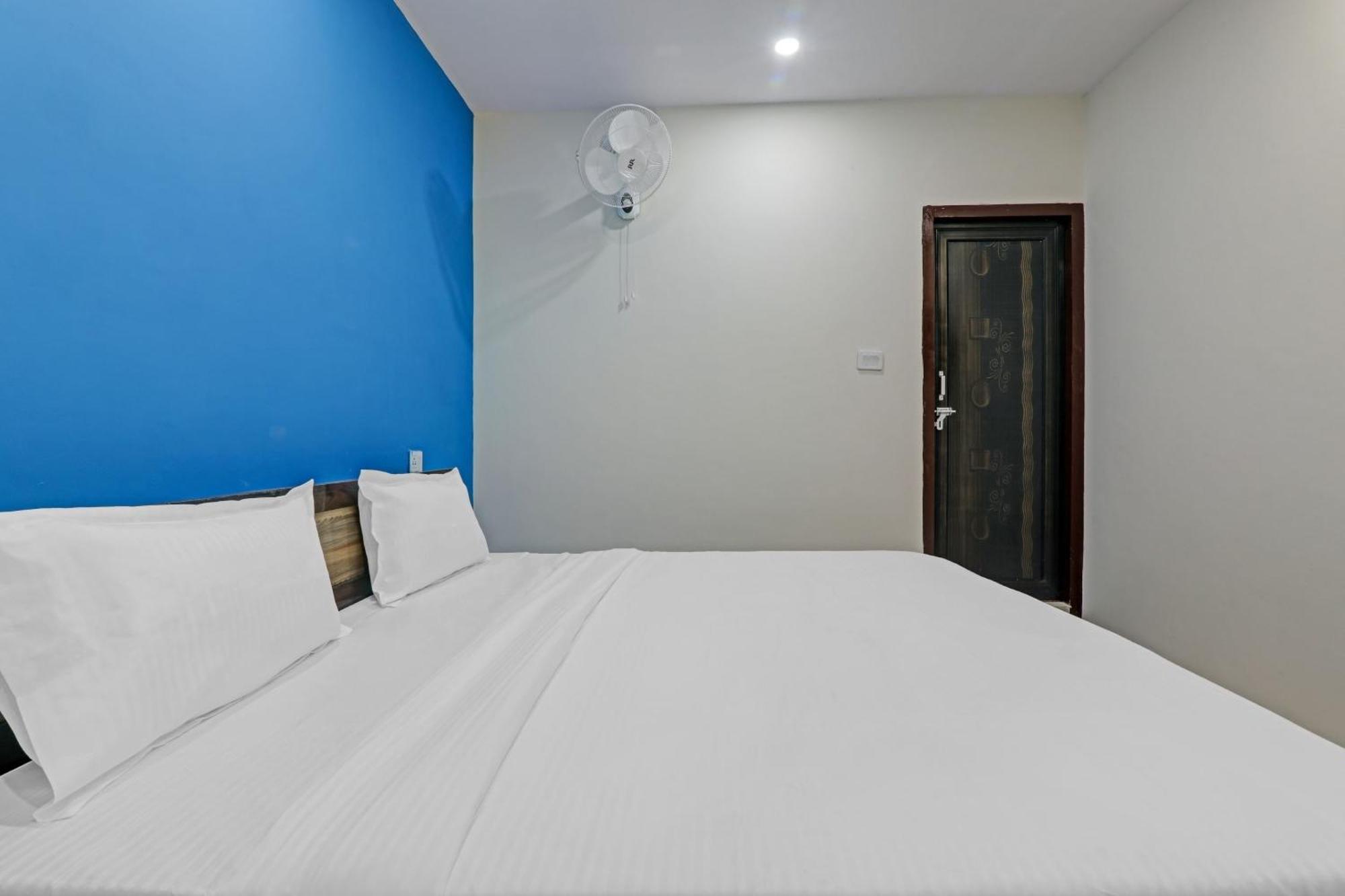 Hotel O Rudra Palace Near Phoenix United ลัคเนา ภายนอก รูปภาพ