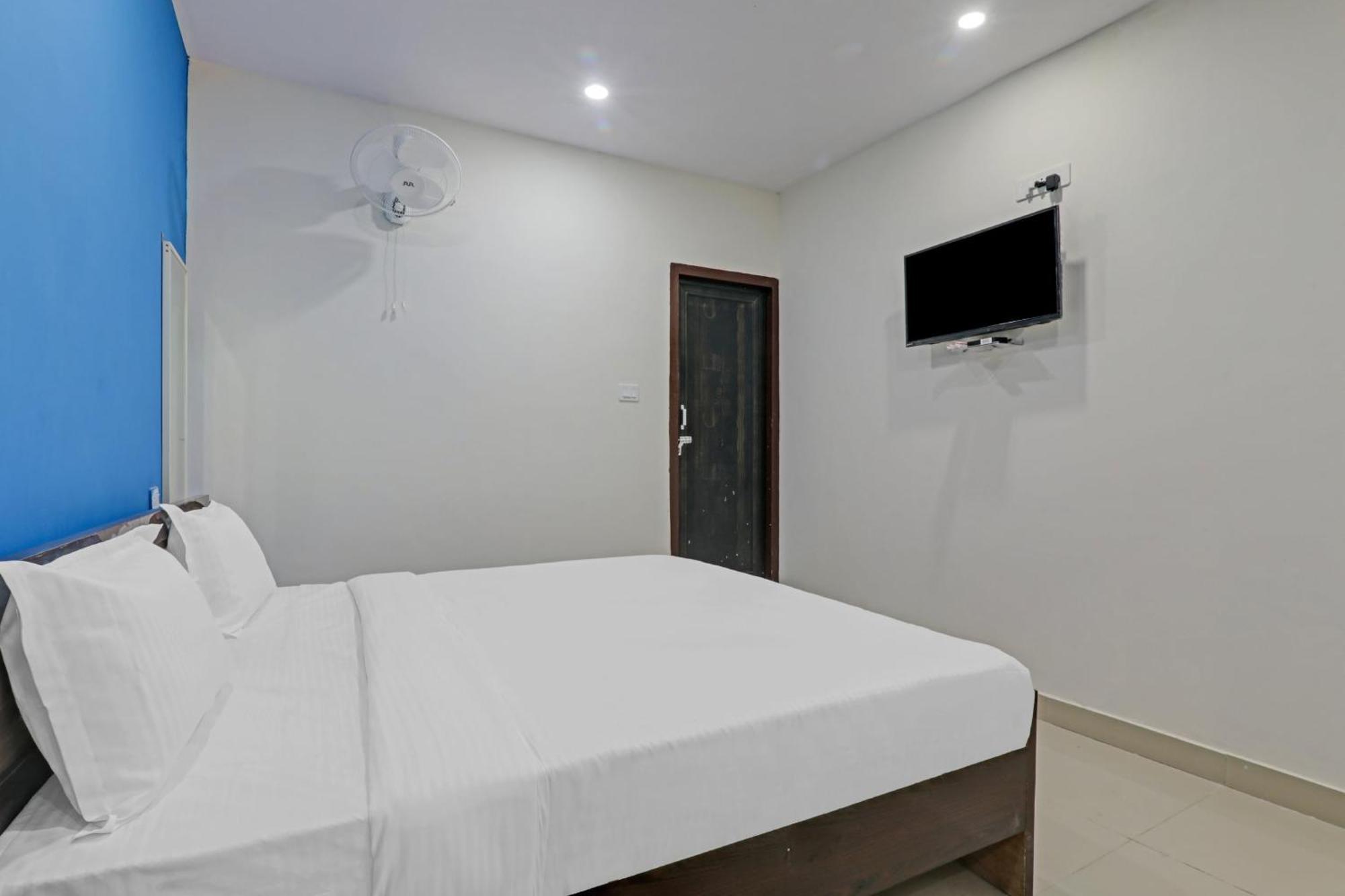 Hotel O Rudra Palace Near Phoenix United ลัคเนา ภายนอก รูปภาพ