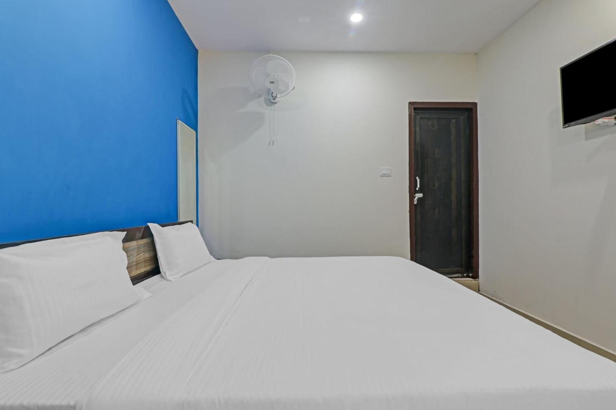 Hotel O Rudra Palace Near Phoenix United ลัคเนา ภายนอก รูปภาพ